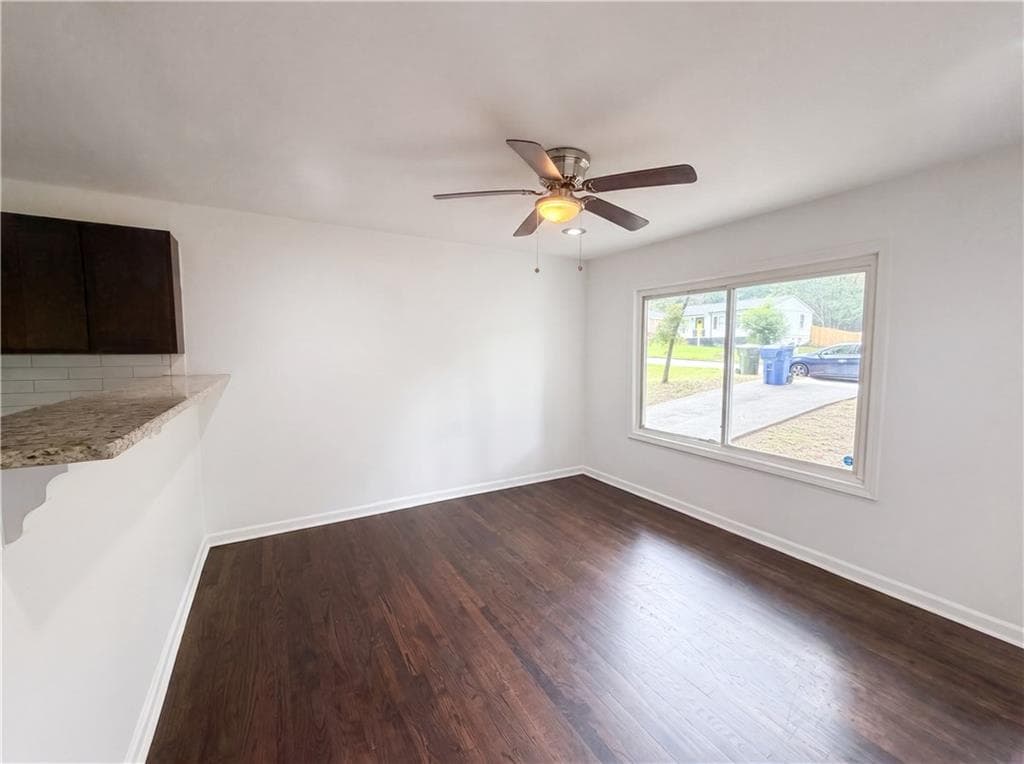 3 bedroom, 2 bathroom, 925 sq ft single family residence under contract at 3685 Bolfair Drive, Atlanta, GA 30331 — photo 5