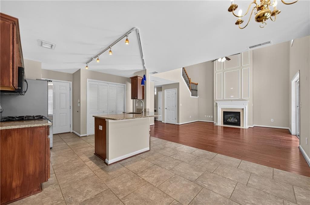 3 bedroom, 3 bathroom, 1,770 sq ft single family residence under contract at 3136 Justice Mill Court, Kennesaw, GA 30144 — photo 4