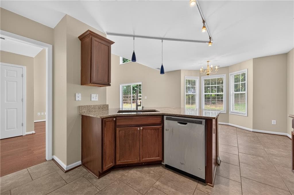 3 bedroom, 3 bathroom, 1,770 sq ft single family residence under contract at 3136 Justice Mill Court, Kennesaw, GA 30144 — photo 6