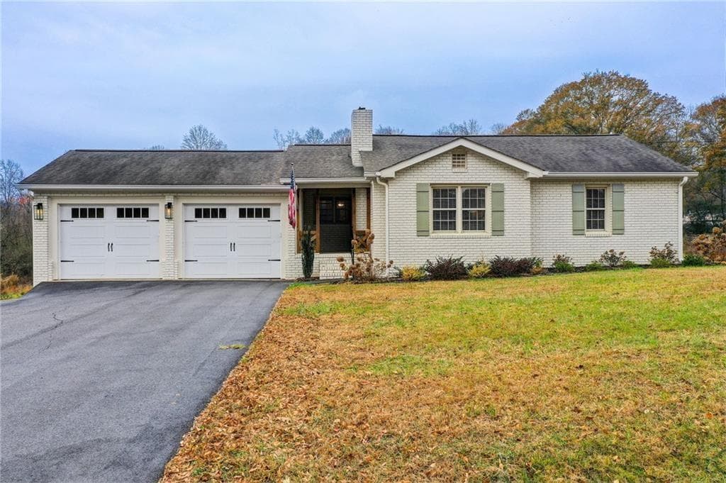3 bedroom, 2 bathroom, 1,476 sq ft single family residence for sale at 5125 Dahlonega Highway, Cumming, GA 30028 — photo 3