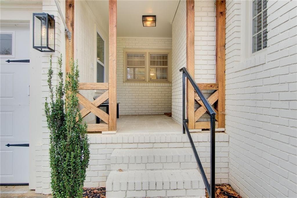 3 bedroom, 2 bathroom, 1,476 sq ft single family residence for sale at 5125 Dahlonega Highway, Cumming, GA 30028 — photo 4