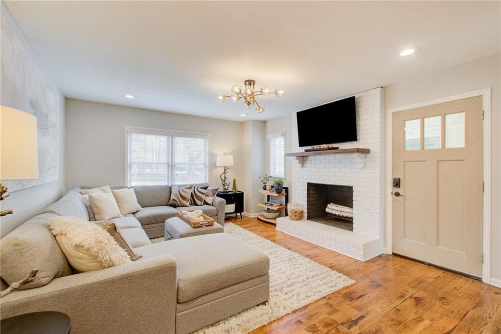 3 bedroom, 2 bathroom, 1,476 sq ft single family residence for sale at 5125 Dahlonega Highway, Cumming, GA 30028 — photo 5