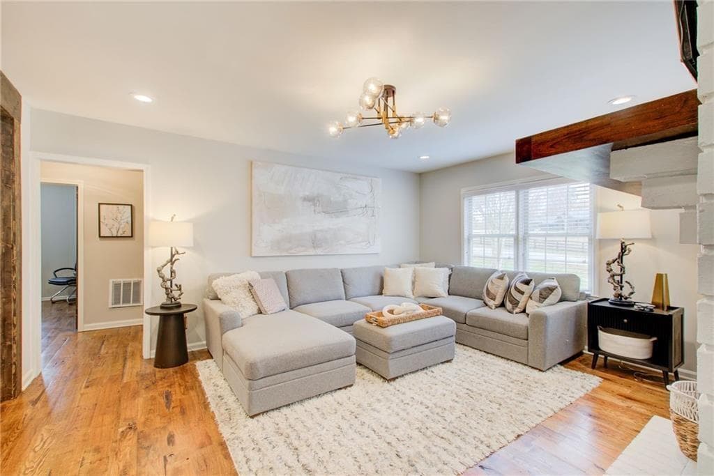 3 bedroom, 2 bathroom, 1,476 sq ft single family residence for sale at 5125 Dahlonega Highway, Cumming, GA 30028 — photo 6