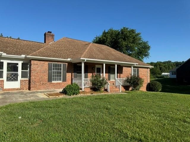 3 bedroom, 3 bathroom, 2,423 sq ft single family residence for rent at 5677 Bentley Road, Cumming, GA 30040 for $2,995 a month — photo 2