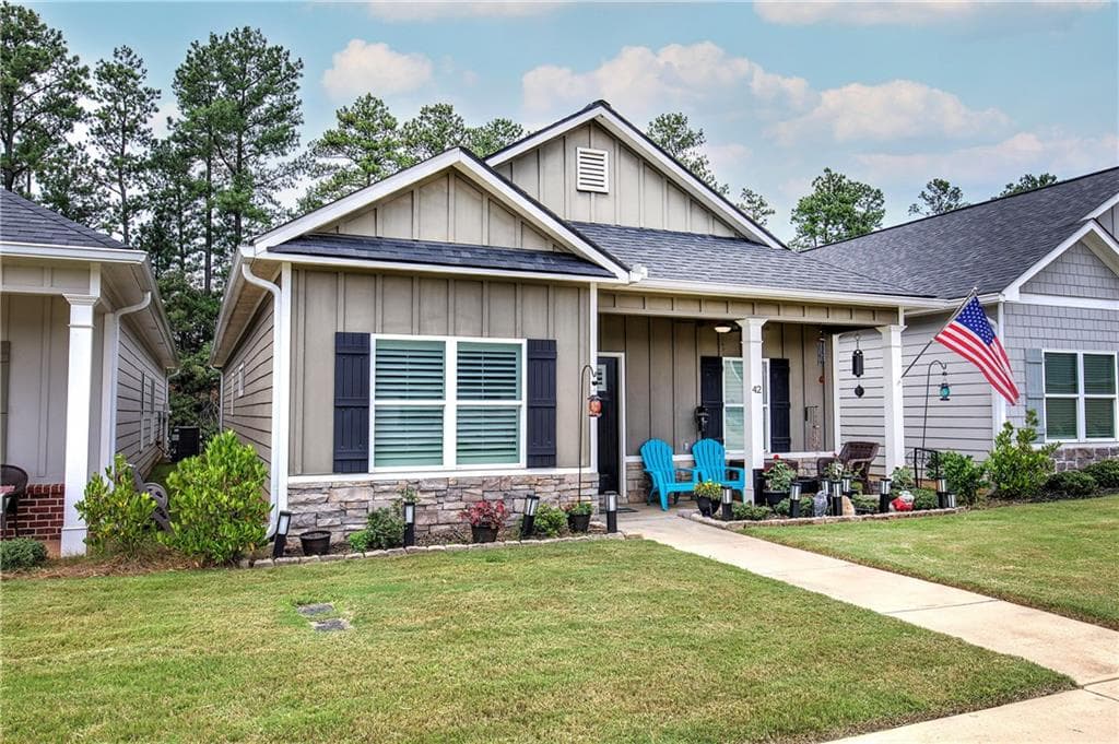 3 bedroom, 2 bathroom, 1,512 sq ft single family residence for sale at 42 Courtyard Lane, Cartersville, GA 30120 — photo 4