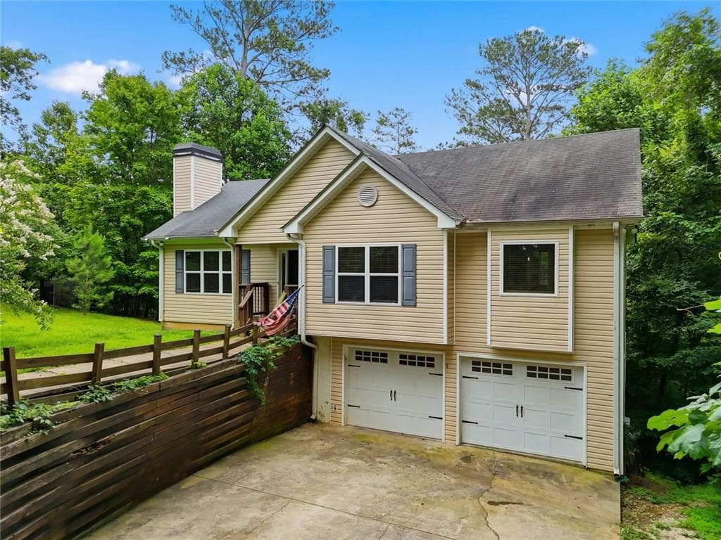 3 bedroom, 2 bathroom, 1,438 sq ft single family residence for rent at 166 Cove Hills Road, Jasper, GA 30143 for $2,275 a month — photo 2
