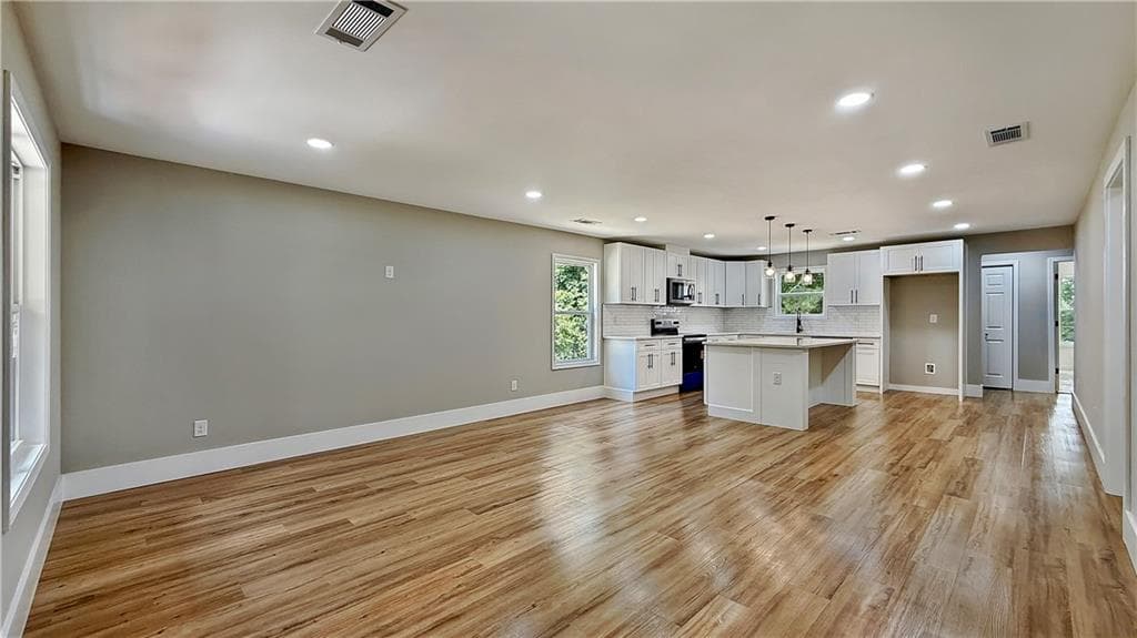 3 bedroom, 2 bathroom, 1,338 sq ft single family residence for sale at 10 Roseway Circle, Rome, GA 30161 — photo 8