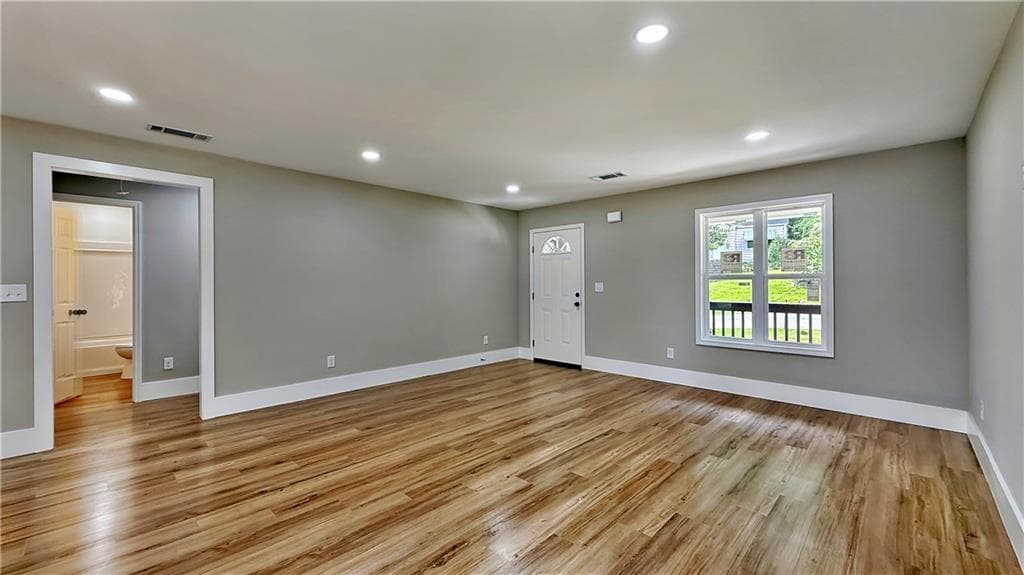 3 bedroom, 2 bathroom, 1,338 sq ft single family residence for sale at 10 Roseway Circle, Rome, GA 30161 — photo 9