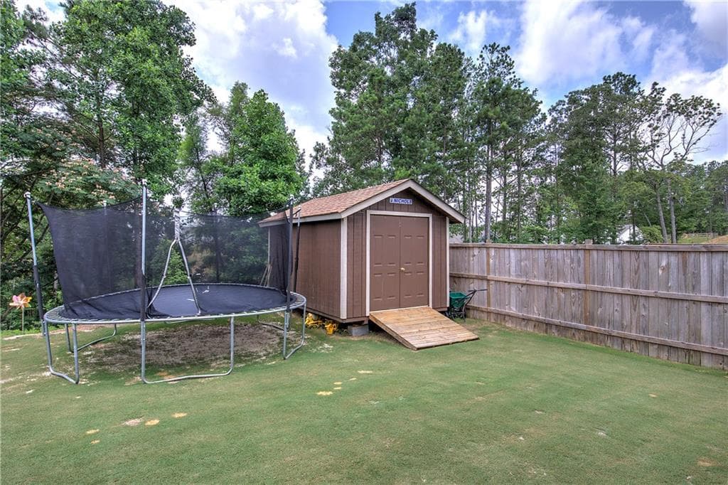 5 bedroom, 3 bathroom, 2,912 sq ft single family residence for sale at 286 Belmont Drive, Cartersville, GA 30120 — photo 4