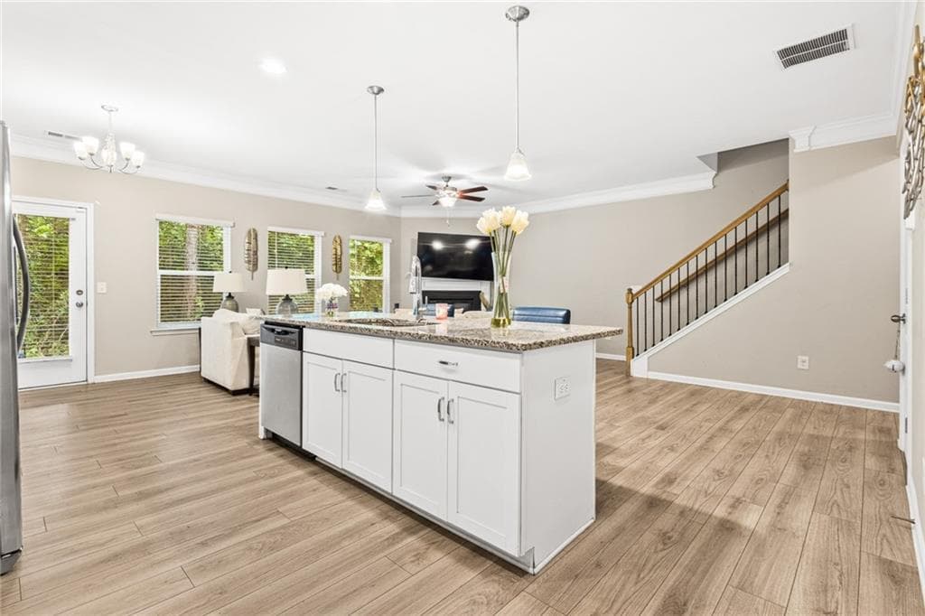 3 bedroom, 3 bathroom, 1,976 sq ft townhouse for sale at 37 Rocky Knoll, Dallas, GA 30157 — photo 6