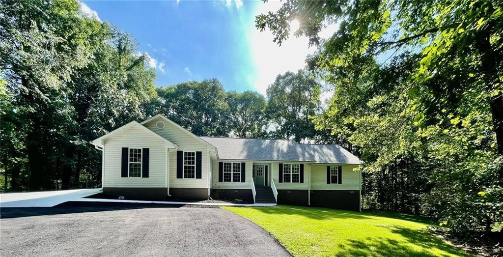 5 bedroom, 4 bathroom, 3,063 sq ft single family residence for sale at 197 Blacks Mill Court, Dawsonville, GA 30534