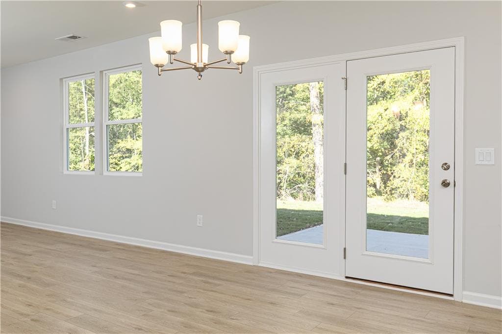 4 bedroom, 3 bathroom, 2,270 sq ft single family residence under contract at 380 Jasmine Woods Drive, Lawrenceville, GA 30046 — photo 9