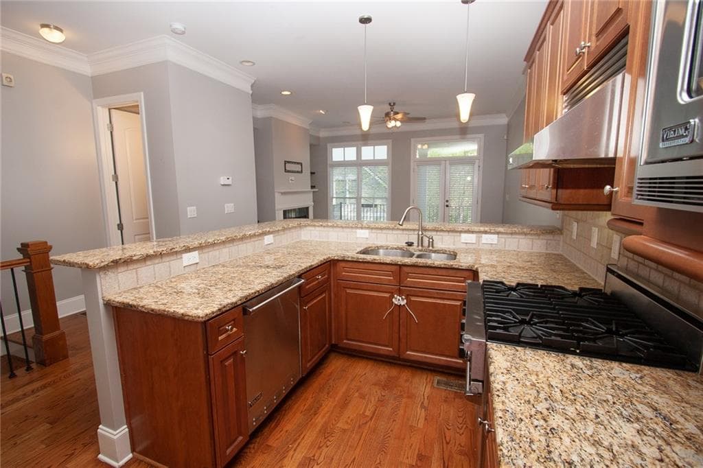 2 bedroom, 4 bathroom, 1,920 sq ft townhouse for rent at 839 Inman Village Parkway, Atlanta, GA 30307 for $4,100 a month — photo 10
