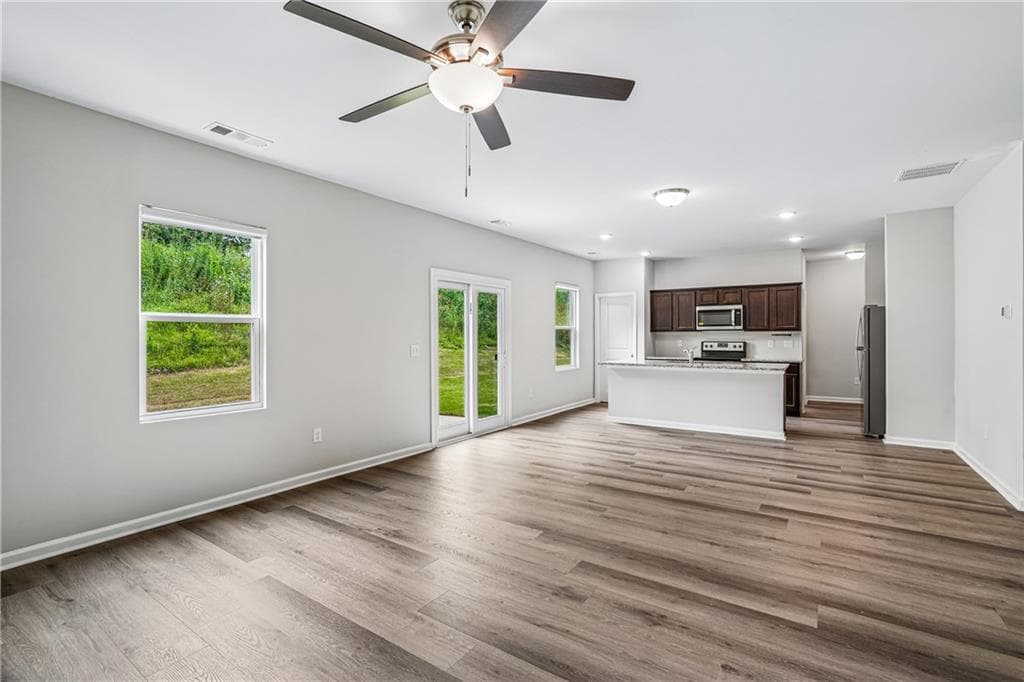 4 bedroom, 3 bathroom, 2,095 sq ft single family residence for sale at 27 Tabasco Cat Court, Cartersville, GA 30120 — photo 6