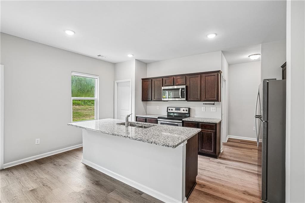 4 bedroom, 3 bathroom, 2,095 sq ft single family residence for sale at 27 Tabasco Cat Court, Cartersville, GA 30120 — photo 7