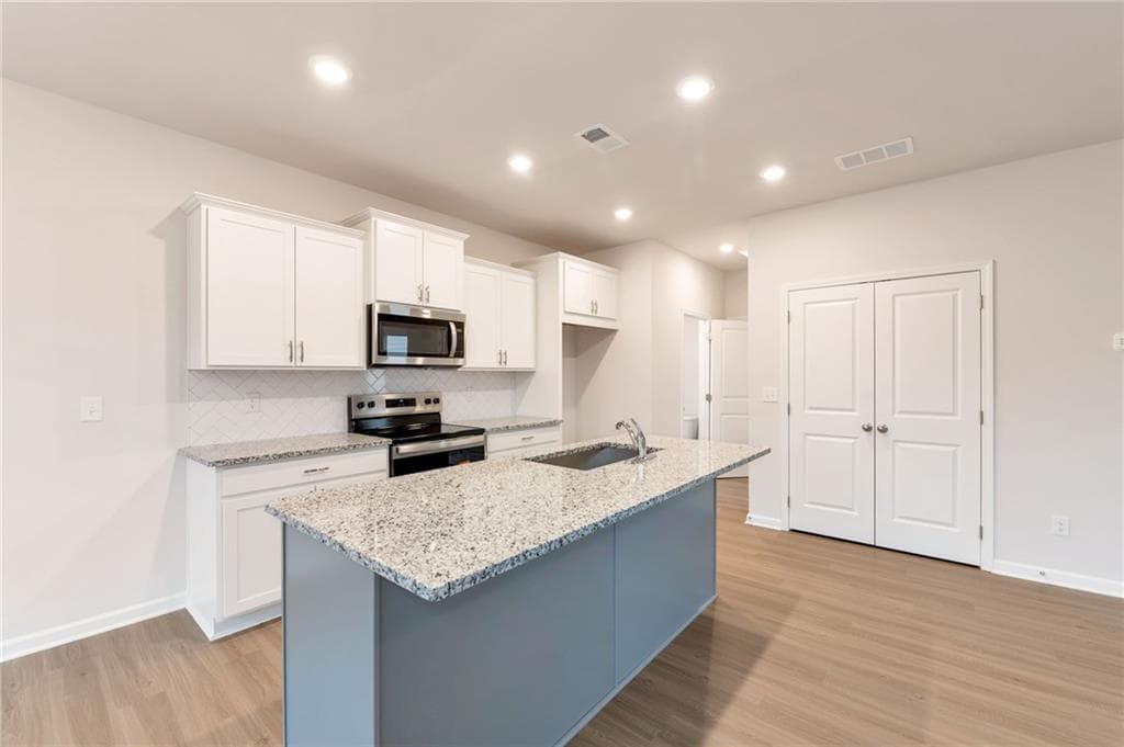 3 bedroom, 3 bathroom, 1,887 sq ft single family residence for sale at 160 Millers Lane, Calhoun, GA 30701 — photo 2