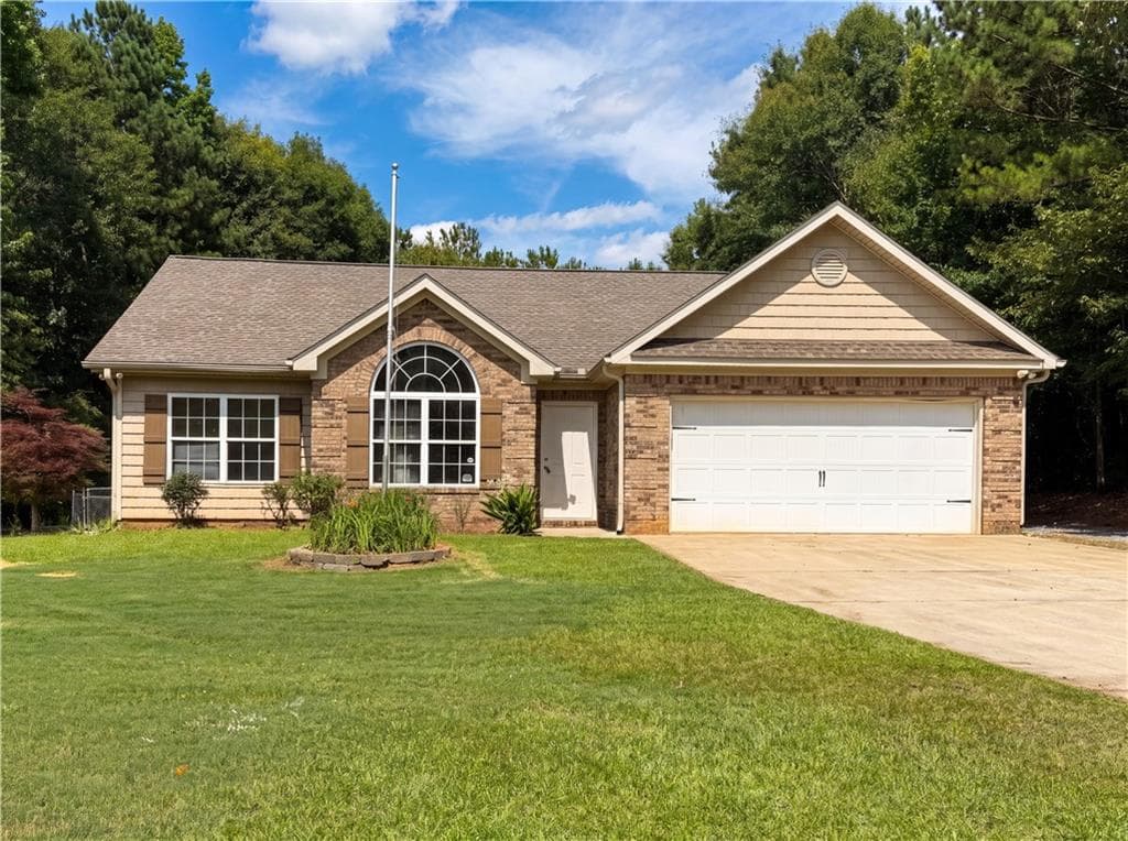 3 bedroom, 2 bathroom, 1,449 sq ft single family residence sold at 50 Horseshoe Lane, Jackson, GA 30233
