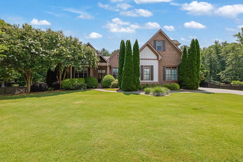 4 bedroom, 4 bathroom, 3,571 sq ft single family residence sold at 1675 Dew Place, Marietta, GA 30064