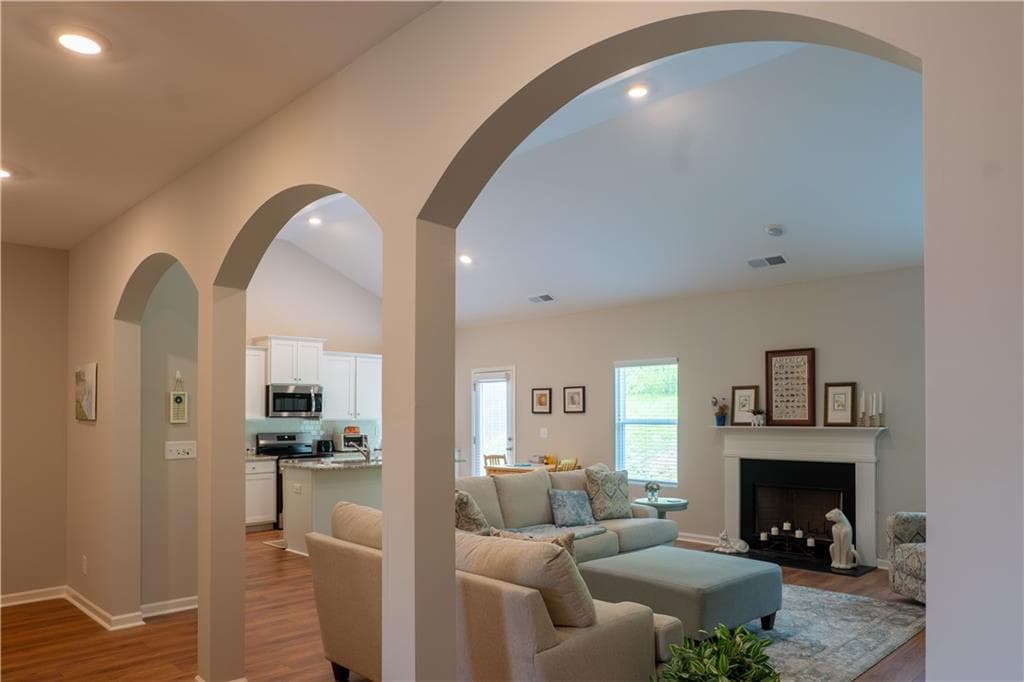 3 bedroom, 2 bathroom, 1,643 sq ft single family residence for sale at 46 Roundabout Lane, Adairsville, GA 30103 — photo 4