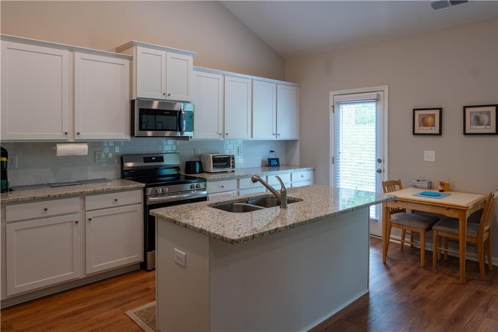 3 bedroom, 2 bathroom, 1,643 sq ft single family residence for sale at 46 Roundabout Lane, Adairsville, GA 30103 — photo 6