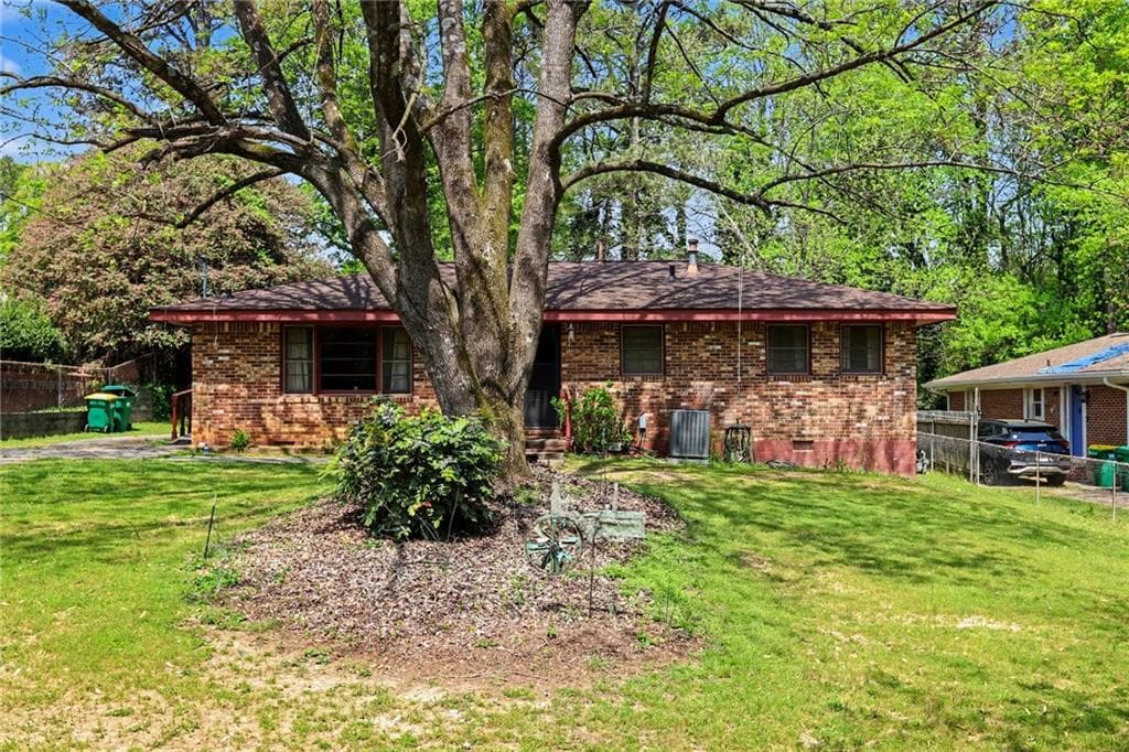 3 bedroom, 2 bathroom, 1,422 sq ft single family residence under contract at 7019 Lakeview Lane, Doraville, GA 30360
