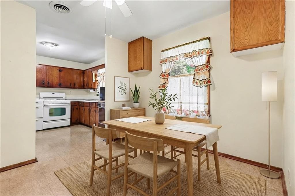 3 bedroom, 2 bathroom, 1,422 sq ft single family residence under contract at 7019 Lakeview Lane, Doraville, GA 30360 — photo 9