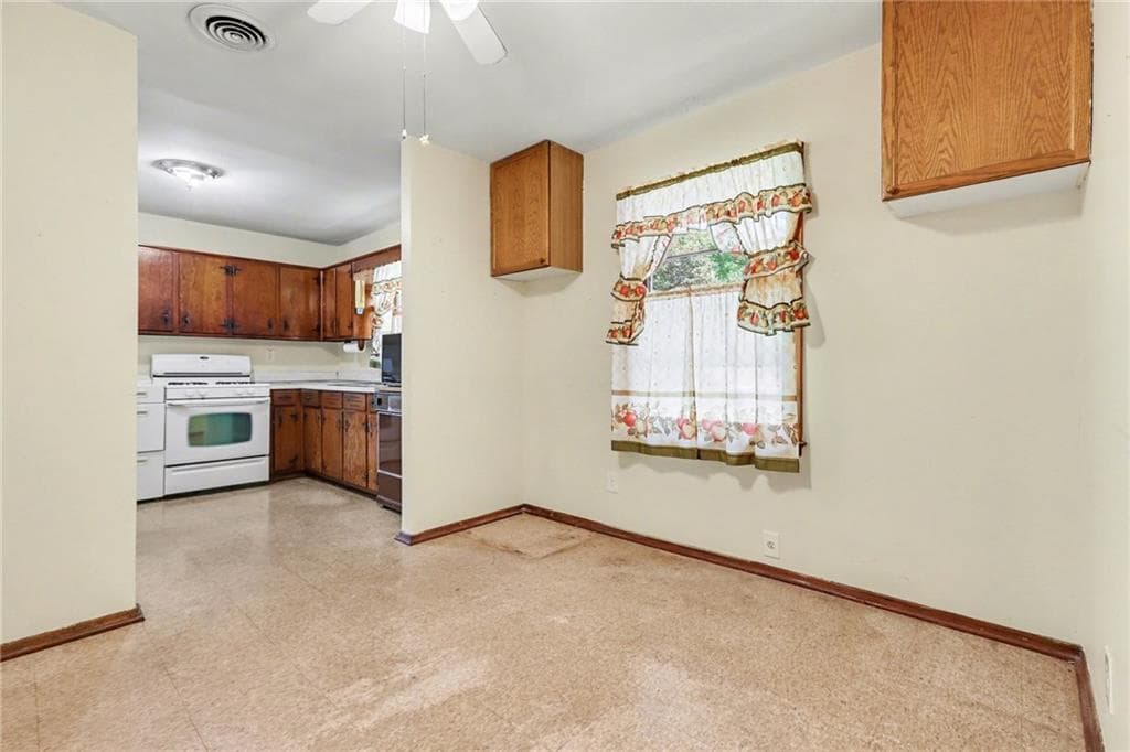 3 bedroom, 2 bathroom, 1,422 sq ft single family residence under contract at 7019 Lakeview Lane, Doraville, GA 30360 — photo 10