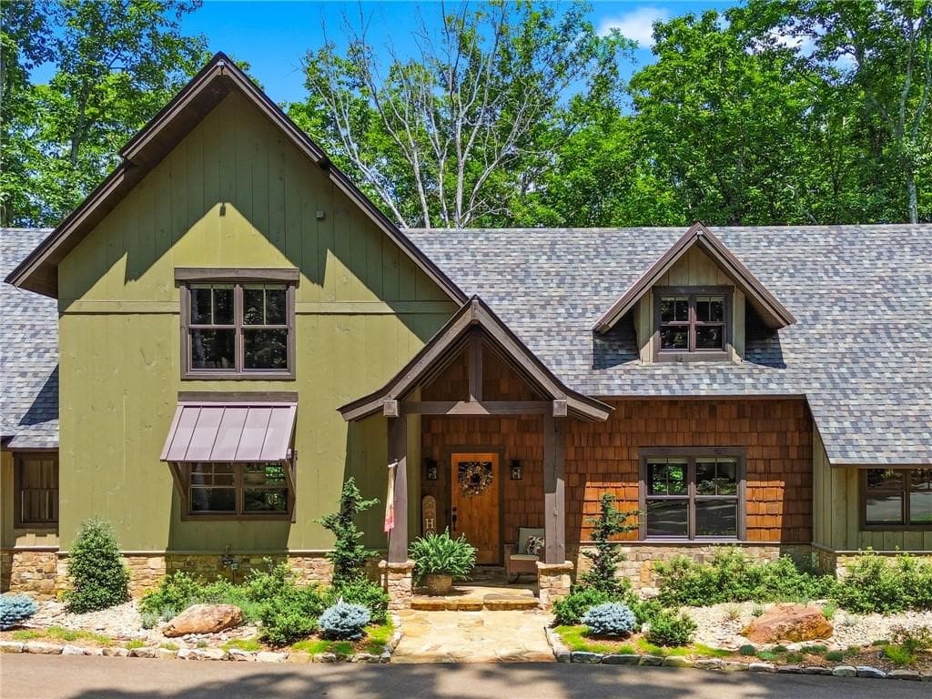 5 bedroom, 5 bathroom, 4,224 sq ft single family residence under contract at 427 Greystone Trace, Ellijay, GA 30536 — photo 9