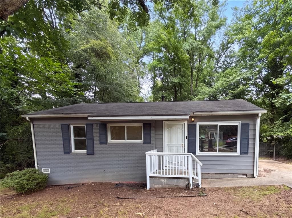 3 bedroom, 2 bathroom, 925 sq ft single family residence under contract at 3685 Bolfair Drive, Atlanta, GA 30331
