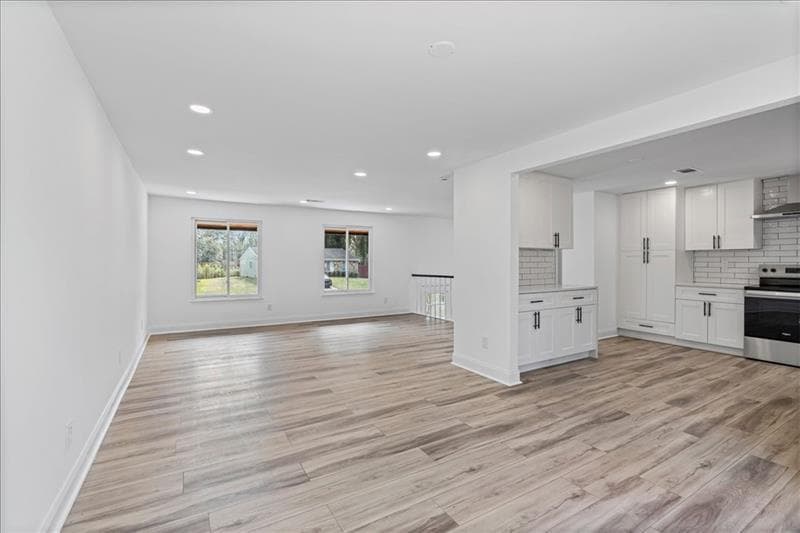 4 bedroom, 3 bathroom, 2,044 sq ft single family residence under contract at 5191 Stone Trace, Stone Mountain, GA 30083 — photo 8