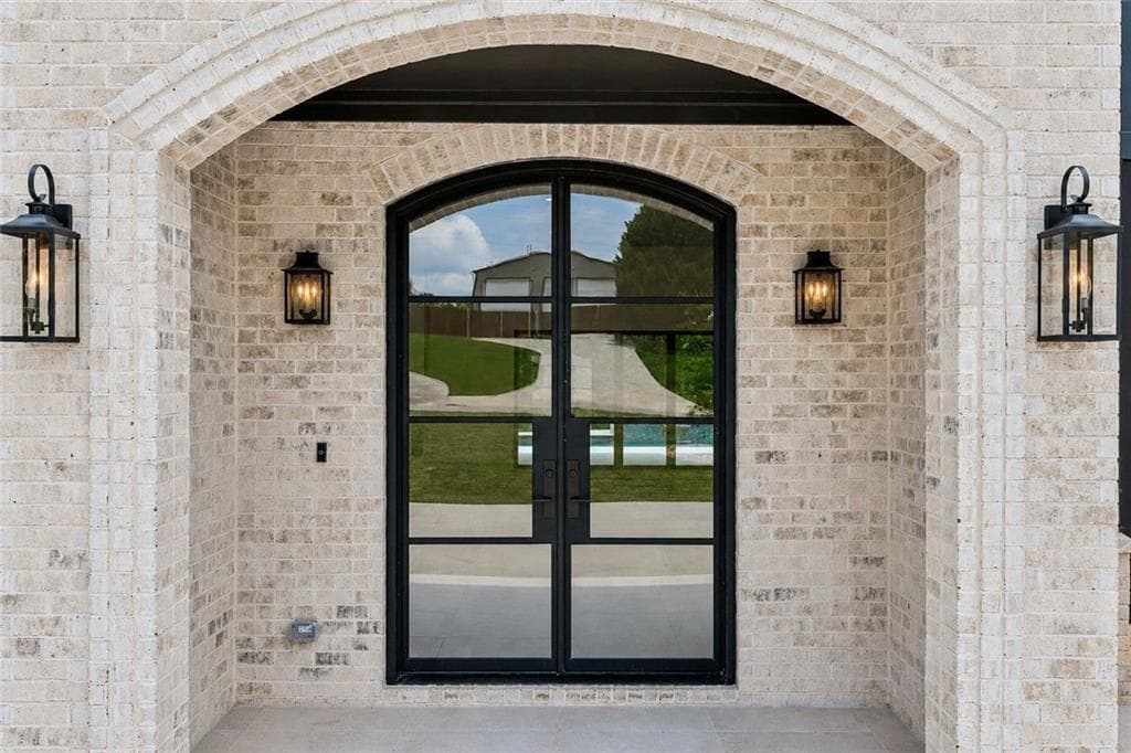 5 bedroom, 8 bathroom, 6,172 sq ft single family residence under contract at 6569 Misty Harbor Court, Flowery Branch, GA 30542 — photo 5