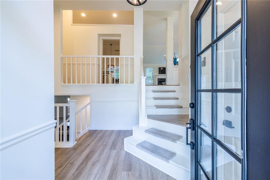 4 bedroom, 3 bathroom, 2,660 sq ft single family residence for sale at 105 River Terrace Point, Roswell, GA 30076 — photo 8