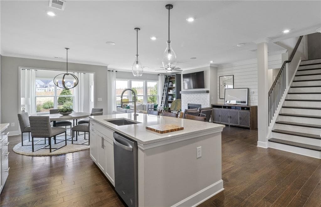 5 bedroom, 4 bathroom, 2,983 sq ft single family residence for sale at 146 Mountainview Lane, Jefferson, GA 30549 — photo 4