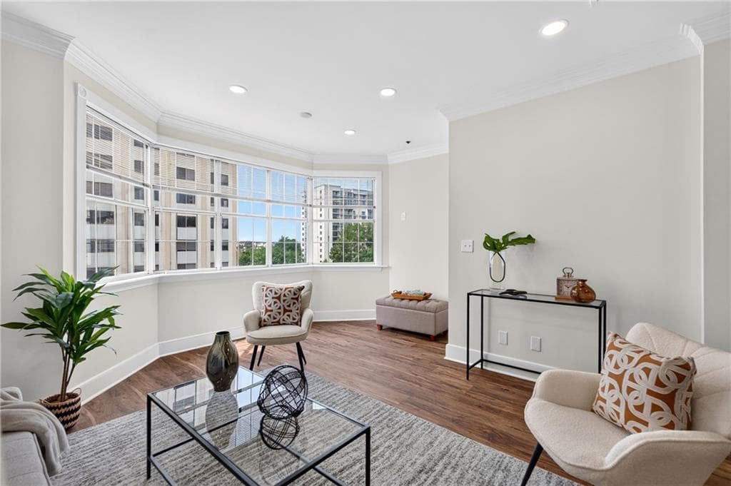 2 bedroom, 2 bathroom, 1,323 sq ft condominium for sale at 2499 Peachtree Road 508, Atlanta, GA 30305 — photo 4
