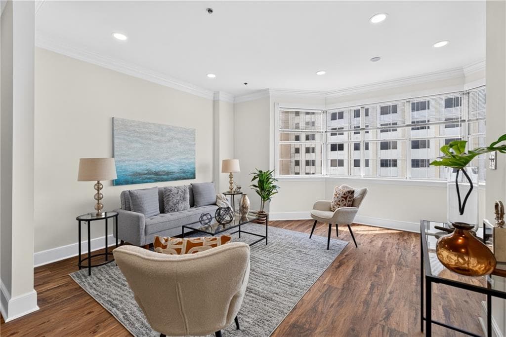 2 bedroom, 2 bathroom, 1,323 sq ft condominium for sale at 2499 Peachtree Road 508, Atlanta, GA 30305 — photo 3