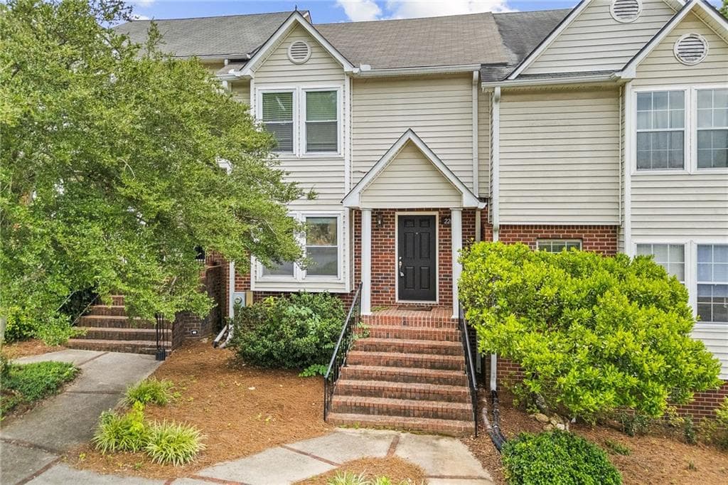 3 bedroom, 3 bathroom, 1,192 sq ft townhouse for rent at 2266 Oak Glenn Circle, Duluth, GA 30096 for $2,000 a month — photo 3