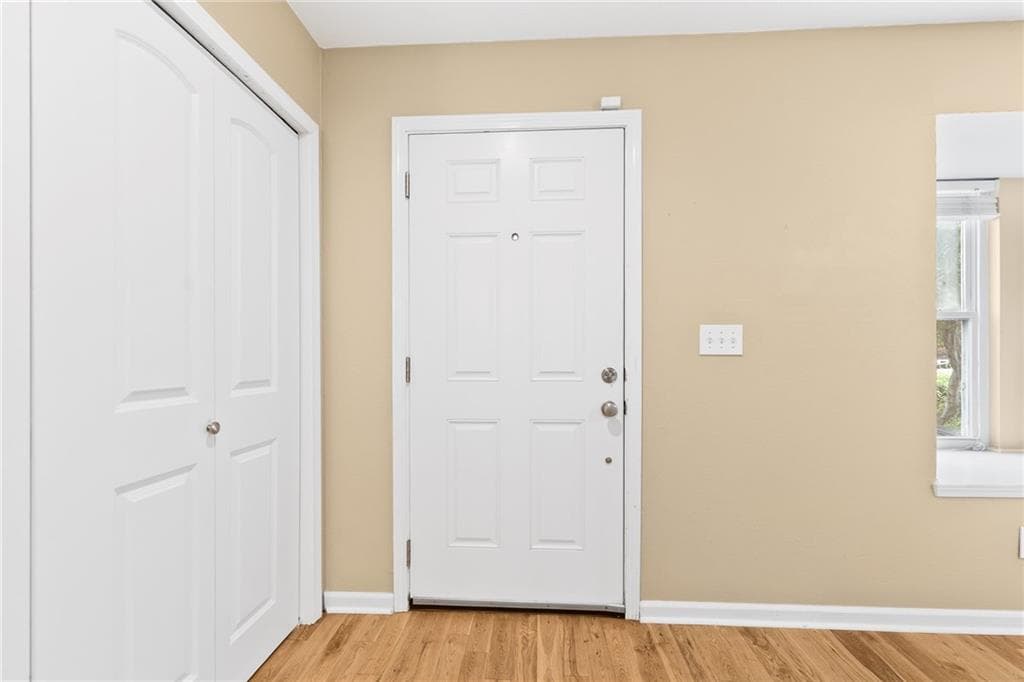 3 bedroom, 3 bathroom, 1,192 sq ft townhouse for rent at 2266 Oak Glenn Circle, Duluth, GA 30096 for $2,000 a month — photo 4