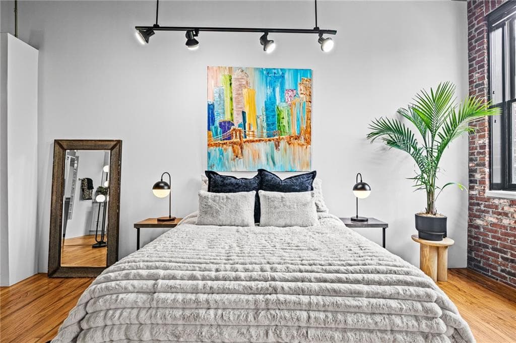 1 bedroom, 1 bathroom, 1,080 sq ft condominium for sale at 3235 Roswell Road 620, Atlanta, GA 30305 — photo 9