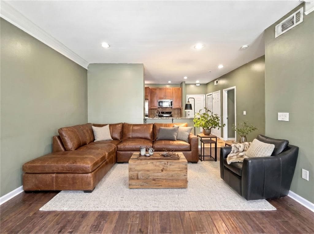 1 bedroom, 1 bathroom, 697 sq ft condominium for sale at 955 Juniper Street 2317, Atlanta, GA 30309