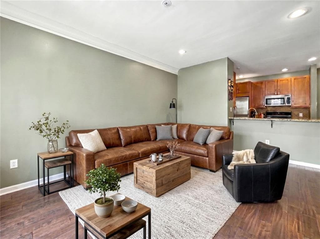 1 bedroom, 1 bathroom, 697 sq ft condominium for sale at 955 Juniper Street 2317, Atlanta, GA 30309 — photo 4