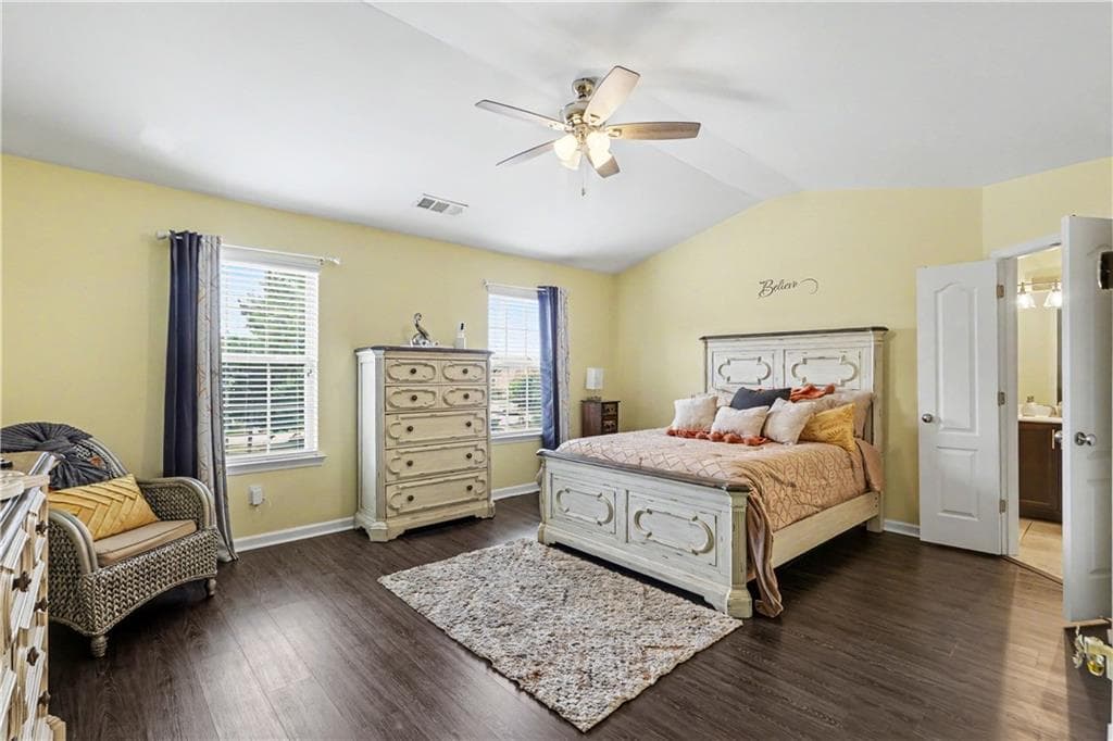 3 bedroom, 3 bathroom, 1,968 sq ft townhouse for sale at 5563 Radford Loop, Fairburn, GA 30213