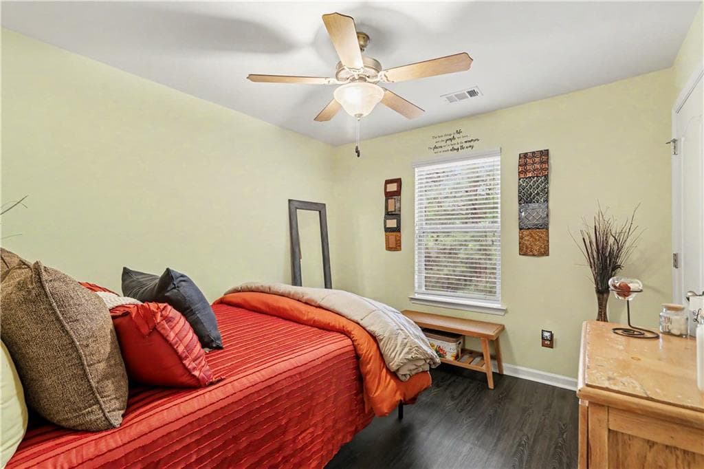 3 bedroom, 3 bathroom, 1,968 sq ft townhouse for sale at 5563 Radford Loop, Fairburn, GA 30213 — photo 6
