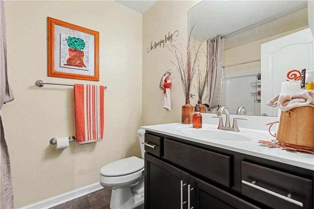 3 bedroom, 3 bathroom, 1,968 sq ft townhouse for sale at 5563 Radford Loop, Fairburn, GA 30213 — photo 8
