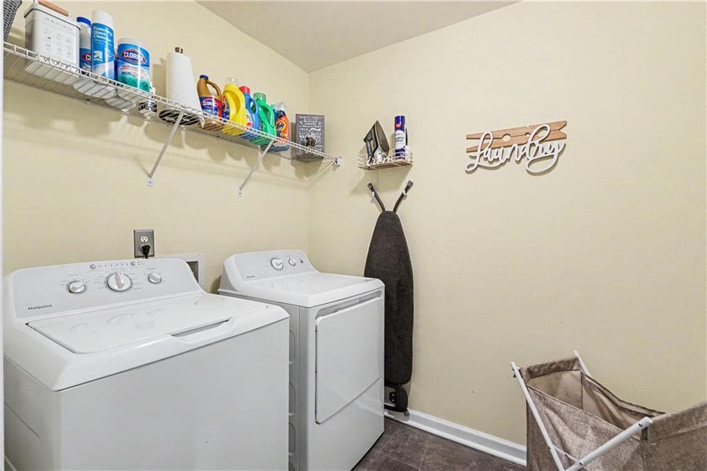 3 bedroom, 3 bathroom, 1,968 sq ft townhouse for sale at 5563 Radford Loop, Fairburn, GA 30213 — photo 10