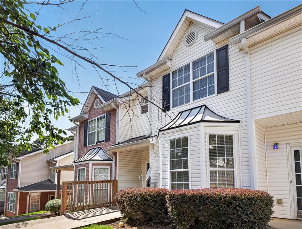 3 bedroom, 3 bathroom townhouse for rent at 1471 Riverrock Trail, Riverdale, GA 30296 for $1,800 a month — photo 3