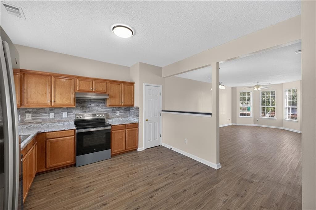 3 bedroom, 3 bathroom townhouse for rent at 1471 Riverrock Trail, Riverdale, GA 30296 for $1,800 a month — photo 5