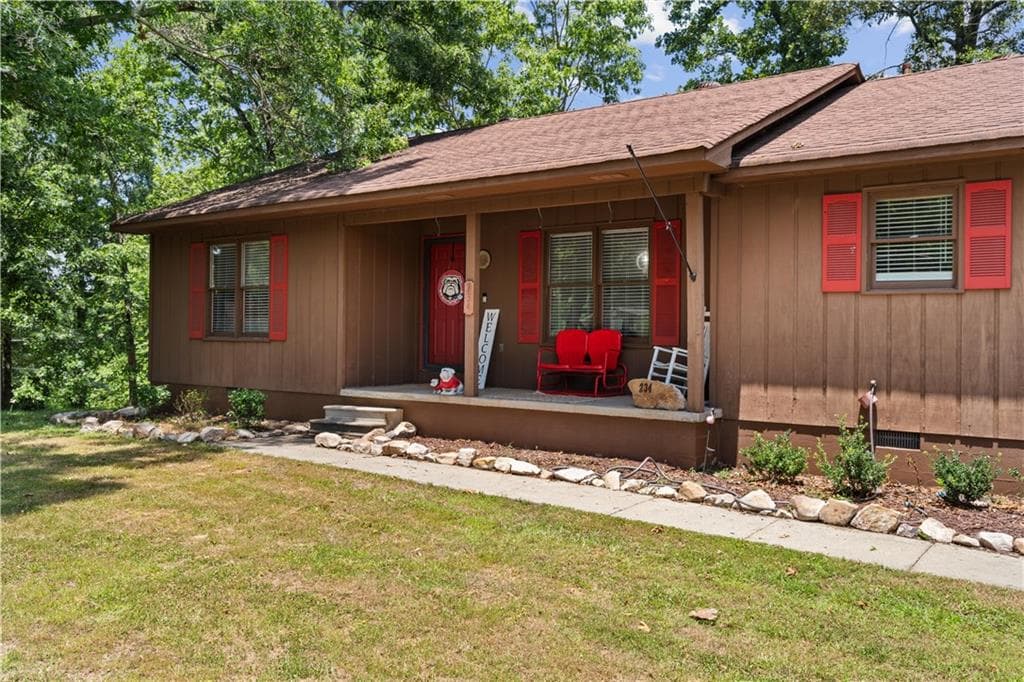 3 bedroom, 2 bathroom, 1,523 sq ft single family residence under contract at 234 Chiefvan Terrace, Calhoun, GA 30701 — photo 6