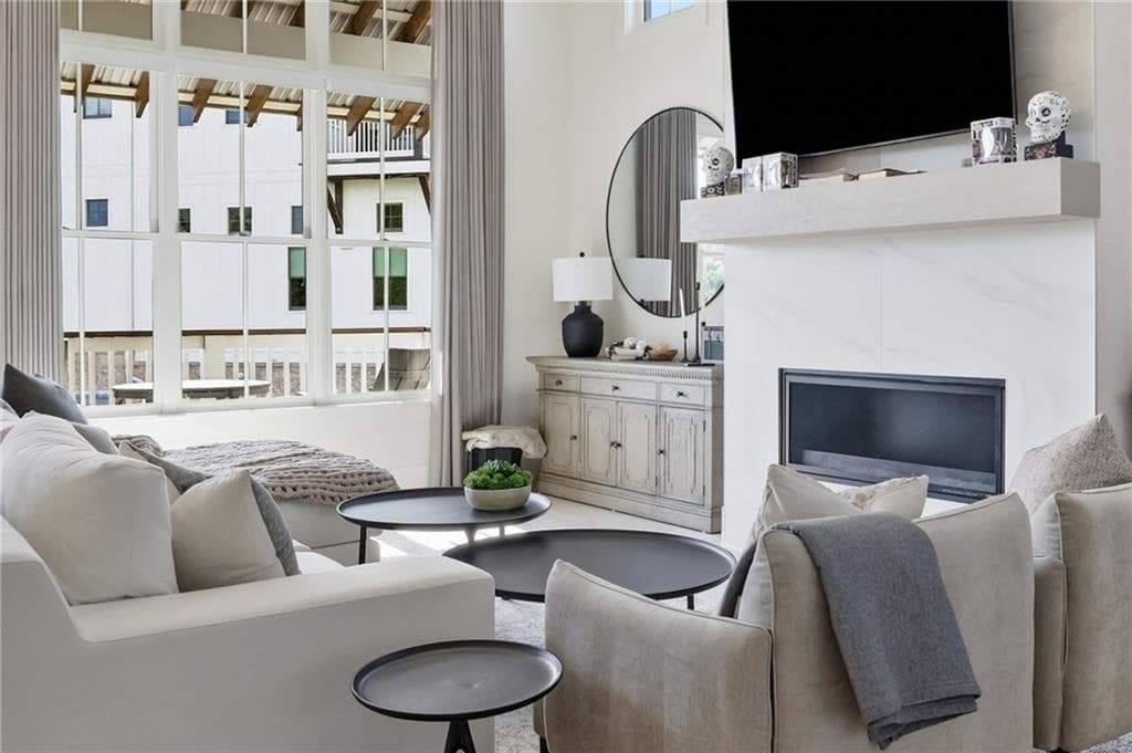 3 bedroom, 4 bathroom, 2,660 sq ft townhouse for sale at 2013 Parkstead Lane, Milton, GA 30004 — photo 6