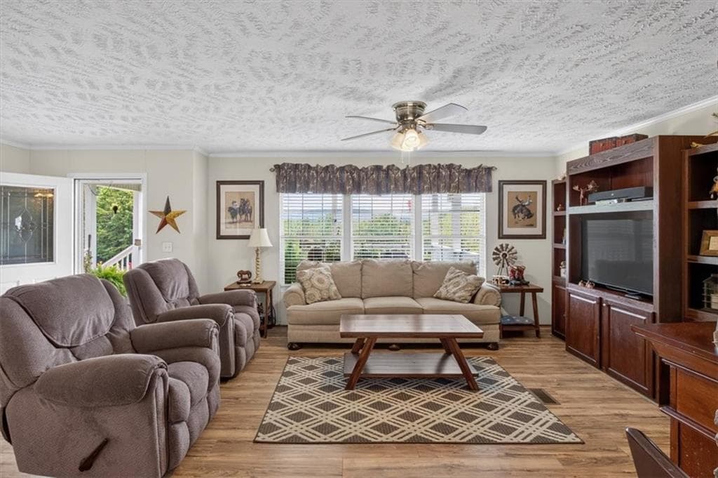3 bedroom, 2 bathroom, 1,920 sq ft single family residence for sale at 290 Knucklesville Road, Rydal, GA 30171 — photo 3