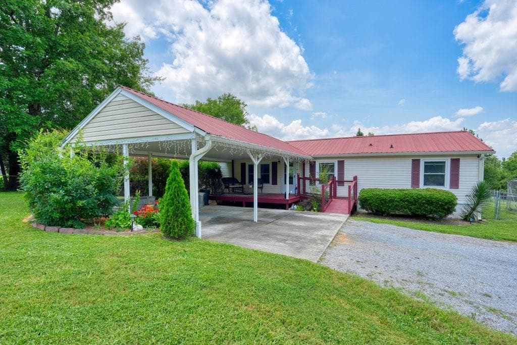 3030 NE Chatsworth Highway 225